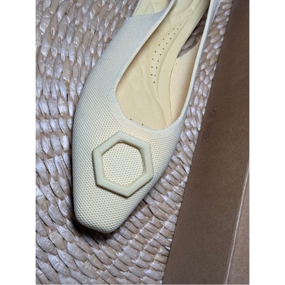 VIVAIA Womens Yellow Slingback Flats
Square Toe Buckle Dressy Knit Shoes US/8 - Picture 6 of 8